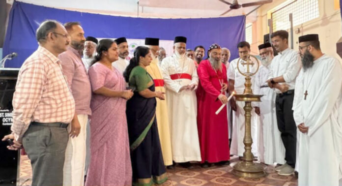 കെ.സി.സി പത്തനംതിട്ട ജില്ല കമ്മറ്റിയുടെ നേതൃത്വത്തില് അധ്യാപക ദിനാചരണവും ആദരവും നടന്നു കെ.സി.സി പത്തനംതിട്ട ജില്ല കമ്മറ്റിയുടെ നേതൃത്വത്തില് അധ്യാപക ദിനാചരണവും ആദരവും നടന്നു