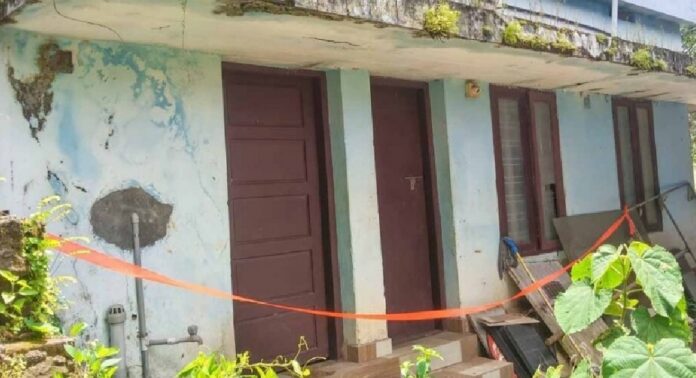 തിരുവനന്തപുരം സ്വദേശിയായ യുവതി അങ്കമാലി കറുകുറ്റിയിൽ ദുരൂഹ സാഹചര്യത്തിൽ മരിച്ച നിലയിൽ തിരുവനന്തപുരം സ്വദേശിയായ യുവതി അങ്കമാലി കറുകുറ്റിയിൽ ദുരൂഹ സാഹചര്യത്തിൽ മരിച്ച നിലയിൽ