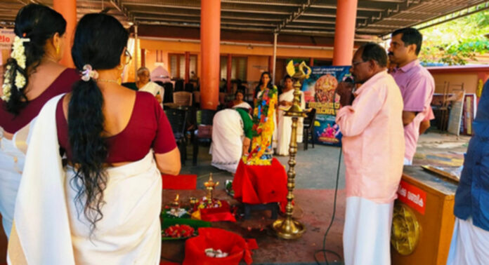 അംബായാഗം : നാരായണീയ പാരായണ യജ്ഞത്തിന്റെ എട്ടാം ദിനം മന്ദിരം രവീന്ദ്രൻ ഉദ്ഘാടനം ചെയ്തു അംബായാഗം : നാരായണീയ പാരായണ യജ്ഞത്തിന്റെ എട്ടാം ദിനം മന്ദിരം രവീന്ദ്രൻ ഉദ്ഘാടനം ചെയ്തു