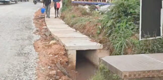 തിരുവല്ല – കുമ്പഴ റോഡ് നവീകരണം : കുമ്പഴ സഹകരണ ബാങ്കിന് മുന്നിലെ ഓട നിര്മ്മാണം തടസ്സപ്പെട്ടു – പിന്നില് രാഷ്ട്രീയ ഇടപെടലെന്ന് ആക്ഷേപം