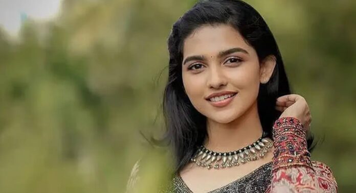 നടി മമിത ബൈജു ആശുപത്രിയിൽ , കടുത്ത പനിയും ശരീരവേദനയുമെന്ന് റിപ്പോർട്ട് നടി മമിത ബൈജു ആശുപത്രിയിൽ , കടുത്ത പനിയും ശരീരവേദനയുമെന്ന് റിപ്പോർട്ട്