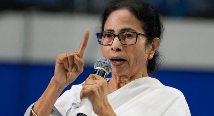 സിപിഎം ജനറൽ സെക്രട്ടറി എംഎ ബേബിയുമായി ഫോണിൽ സംസാരിച്ച് മമത ബാനർജി സിപിഎം ജനറൽ സെക്രട്ടറി എംഎ ബേബിയുമായി ഫോണിൽ സംസാരിച്ച് മമത ബാനർജി