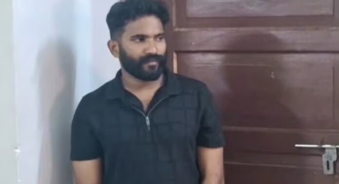 മട്ടാഞ്ചേരിയില് വന് ലഹരി വേട്ട ; രണ്ടു കിലോയിലേറെ എംഡിഎംഎ പിടികൂടി മട്ടാഞ്ചേരിയില് വന് ലഹരി വേട്ട ; രണ്ടു കിലോയിലേറെ എംഡിഎംഎ പിടികൂടി