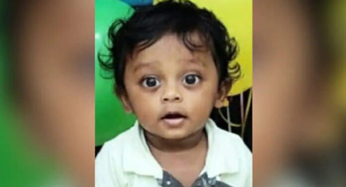 മാവേലിക്കരയിൽ ഒന്നര വയസ്സുകാരൻ വെള്ളത്തിൽ വീണ് മരിച്ചു മാവേലിക്കരയിൽ ഒന്നര വയസ്സുകാരൻ വെള്ളത്തിൽ വീണ് മരിച്ചു