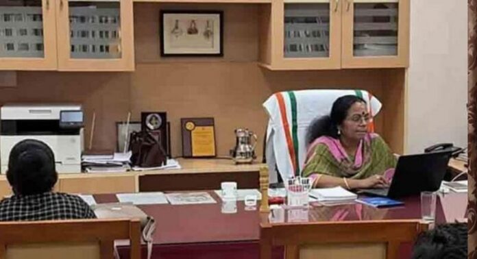 ഡോ.വി.മീനാക്ഷിയെ ആരോഗ്യവകുപ്പ് ഡയറക്ടറായി ചുമതലപ്പെടുത്തി ഡോ.വി.മീനാക്ഷിയെ ആരോഗ്യവകുപ്പ് ഡയറക്ടറായി ചുമതലപ്പെടുത്തി