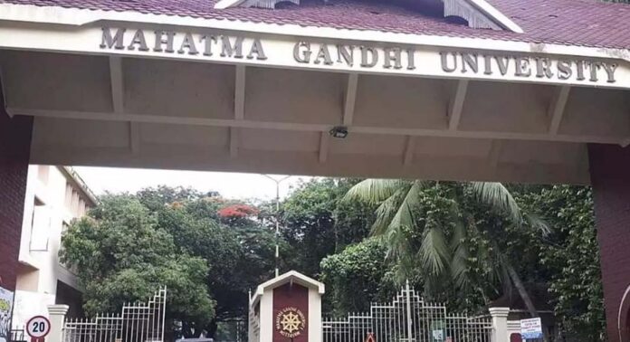 തെരെഞ്ഞെടുപ്പ് പെരുമാറ്റച്ചട്ട ലംഘനം ; എംജി സർവകലാശാല അധ്യാപകരെ സംരക്ഷിക്കാൻ നീക്കം തെരെഞ്ഞെടുപ്പ് പെരുമാറ്റച്ചട്ട ലംഘനം ; എംജി സർവകലാശാല അധ്യാപകരെ സംരക്ഷിക്കാൻ നീക്കം