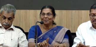മിൽമ തിരുവനന്തപുരം മേഖലാ യൂണിയൻ ഭരണസമിതിയെ പിരിച്ചുവിട്ട നടപടി പൂർണ്ണമായും രാഷ്ട്രീയപ്രേരിതമാണെന്ന് മുൻ ഭരണസമിതി അംഗങ്ങൾ