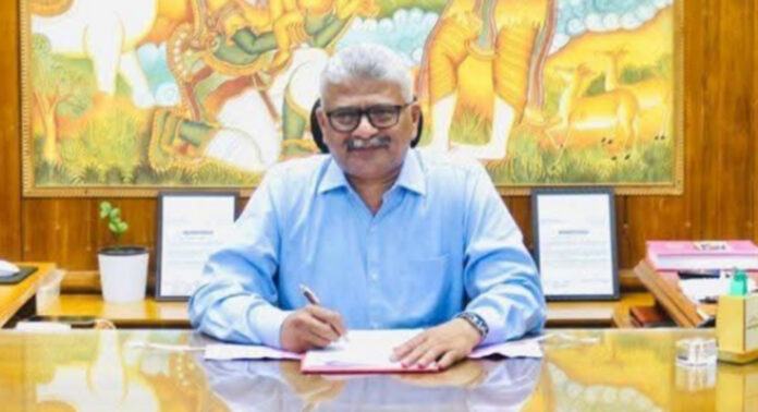 പദ്ധതികള് സമയബന്ധിതമായി പരിശോധിച്ച് അംഗീകാരം നല്കാത്ത ഉദ്യോഗസ്ഥര്ക്കെതിരെ കര്ശന നടപടി സ്വീകരിക്കും : ജില്ല കളക്ടര് എ.നിസാമുദ്ദീന് പദ്ധതികള് സമയബന്ധിതമായി പരിശോധിച്ച് അംഗീകാരം നല്കാത്ത ഉദ്യോഗസ്ഥര്ക്കെതിരെ കര്ശന നടപടി സ്വീകരിക്കും : ജില്ല കളക്ടര് എ.നിസാമുദ്ദീന്