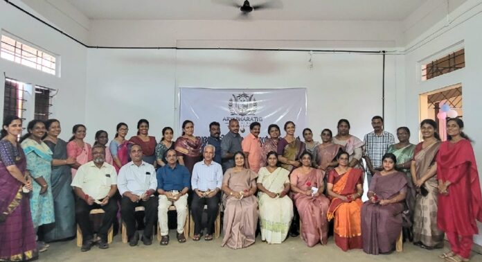 ഓമല്ലൂർ ആര്യഭാരതി ഹൈസ്കൂളിൽ ‘ഗുരുസ്മരണ- ഒരു ചായക്കൂട്ട്” സംഘടിപ്പിച്ചു ഓമല്ലൂർ ആര്യഭാരതി ഹൈസ്കൂളിൽ ‘ഗുരുസ്മരണ- ഒരു ചായക്കൂട്ട്” സംഘടിപ്പിച്ചു
