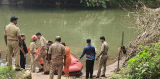 പന്തളം വലിയ പാലത്തില് നിന്നും ഒരാള് നദിയിലേക്ക് വീണു : തെരച്ചില് ശക്തമാക്കി ഫയര് ഫോഴ്സ്