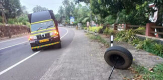 കോന്നിയില് ഓട്ടത്തിനിടെ പിക്അപ് വാനിന്റെ ടയര് ഊരിത്തെറിച്ചു