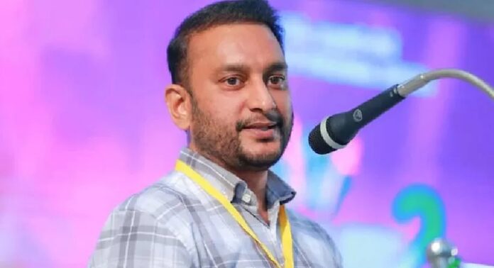 അബ്ദുള്ള ബാസിലിനെതിരെ ജാമ്യമില്ല വകുപ്പ് പ്രകാരം കേസെടുത്ത നടപടിയിൽ പ്രതിഷേധവുമായി പികെ ഫിറോസ് അബ്ദുള്ള ബാസിലിനെതിരെ ജാമ്യമില്ല വകുപ്പ് പ്രകാരം കേസെടുത്ത നടപടിയിൽ പ്രതിഷേധവുമായി പികെ ഫിറോസ്