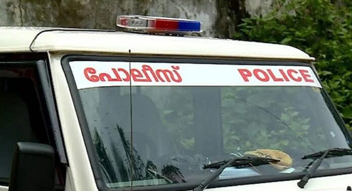 ഭാര്യ വിവാഹമോചന കേസ് ഫയൽ ചെയ്തതിന്റെ പ്രകോപനം ; അമ്മായിയമ്മയുടെ കാറിൻ്റെ ടയർ കുത്തിക്കീറി മരുമകൻ ഭാര്യ വിവാഹമോചന കേസ് ഫയൽ ചെയ്തതിന്റെ പ്രകോപനം ; അമ്മായിയമ്മയുടെ കാറിൻ്റെ ടയർ കുത്തിക്കീറി മരുമകൻ