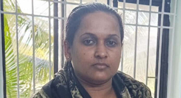 ലൈഫ് പദ്ധതി ഫണ്ട് തട്ടിപ്പ് : റാണി ലക്ഷ്മി അരുവാപ്പുലം പഞ്ചായത്തിലും ലക്ഷങ്ങളുടെ തട്ടിപ്പ് നടത്തി ലൈഫ് പദ്ധതി ഫണ്ട് തട്ടിപ്പ് : റാണി ലക്ഷ്മി അരുവാപ്പുലം പഞ്ചായത്തിലും ലക്ഷങ്ങളുടെ തട്ടിപ്പ് നടത്തി