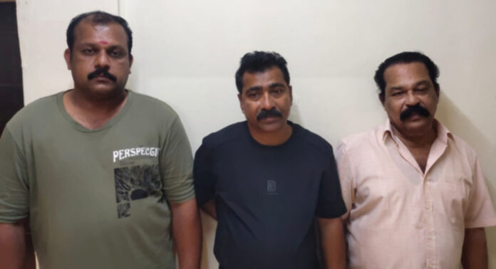കുവൈറ്റിൽ ജോലി വാഗ്ദാനം ചെയ്ത് യുവതിയെ പീഡിപ്പിച്ച കേസ് : നാലുപ്രതികൾക്ക് തടവും പിഴയും കുവൈറ്റിൽ ജോലി വാഗ്ദാനം ചെയ്ത് യുവതിയെ പീഡിപ്പിച്ച കേസ് : നാലുപ്രതികൾക്ക് തടവും പിഴയും