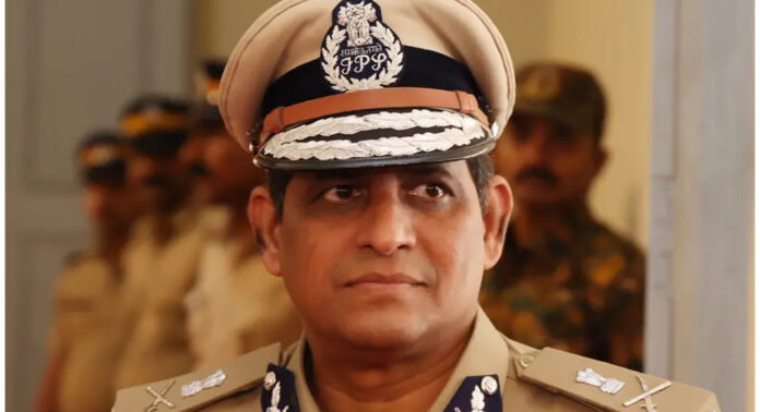 റിപ്പോർട്ടർ ചാനൽ റെയ്ഡ് നിയമപ്രകാരം ; രേഖകളും ഡിജിറ്റൽ ഡാറ്റയും പിടിച്ചെടുത്തതായി ഡി.ജി.പി. റിപ്പോർട്ടർ ചാനൽ റെയ്ഡ് നിയമപ്രകാരം ; രേഖകളും ഡിജിറ്റൽ ഡാറ്റയും പിടിച്ചെടുത്തതായി ഡി.ജി.പി.
