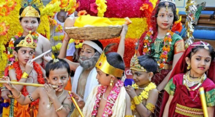 റാന്നിയിലെ നാടും നഗരവും അമ്പാടിയായി മാറും : ശ്രീകൃഷ്ണ ജയന്തി ദിനത്തിന് വിപുലമായ ഒരുക്കങ്ങള് പൂര്ത്തിയായി റാന്നിയിലെ നാടും നഗരവും അമ്പാടിയായി മാറും : ശ്രീകൃഷ്ണ ജയന്തി ദിനത്തിന് വിപുലമായ ഒരുക്കങ്ങള് പൂര്ത്തിയായി