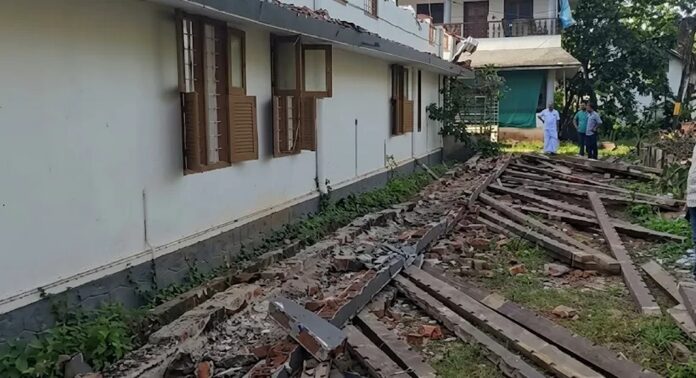 തൊടുപുഴയിൽ കെട്ടിടം തകർന്ന് തൊഴിലാളികൾ മരിച്ച സംഭവം ; നഗരസഭയുടെ വാദം തള്ളി കോതമംഗലം രൂപത തൊടുപുഴയിൽ കെട്ടിടം തകർന്ന് തൊഴിലാളികൾ മരിച്ച സംഭവം ; നഗരസഭയുടെ വാദം തള്ളി കോതമംഗലം രൂപത