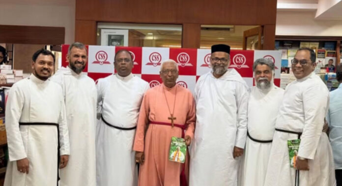 ഡോ.സാമുവല് നെല്ലിമുകള് രചിച്ച ‘അത്യുന്നതന്റെ മറവില്’ ജീവചരിത്ര ഗ്രന്ഥം പ്രകാശനം ചെയ്തു ഡോ.സാമുവല് നെല്ലിമുകള് രചിച്ച ‘അത്യുന്നതന്റെ മറവില്’ ജീവചരിത്ര ഗ്രന്ഥം പ്രകാശനം ചെയ്തു