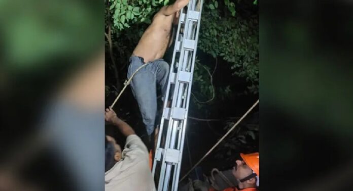 മലപ്പുറത്ത് മരത്തിൽ കയറി ആത്മഹത്യാ ഭീഷണി മുഴക്കിയ ഇതരസംസ്ഥാന തൊഴിലാളിയെ താഴെയിറക്കി മലപ്പുറത്ത് മരത്തിൽ കയറി ആത്മഹത്യാ ഭീഷണി മുഴക്കിയ ഇതരസംസ്ഥാന തൊഴിലാളിയെ താഴെയിറക്കി