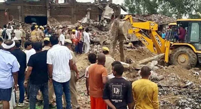 ഉത്തര്പ്രദേശ് പടക്കനിര്മാണശാലാ സ്ഫോടനം : മരണസംഖ്യ 11 ആയി ഉയര്ന്നു ഉത്തര്പ്രദേശ് പടക്കനിര്മാണശാലാ സ്ഫോടനം : മരണസംഖ്യ 11 ആയി ഉയര്ന്നു