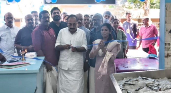 തിരുവല്ല മണിപ്പുഴയില് ലൈവ് ഫിഷ് വെന്ഡിംഗ് സെന്റര് തുറന്നു തിരുവല്ല മണിപ്പുഴയില് ലൈവ് ഫിഷ് വെന്ഡിംഗ് സെന്റര് തുറന്നു