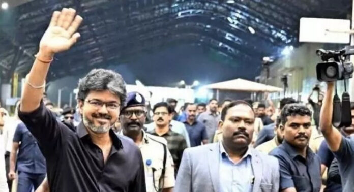 ആറ് ദിവസത്തെ ലണ്ടന് സന്ദര്ശനം പൂര്ത്തിയായി ; മുഖ്യമന്ത്രി വിജയ് ചെന്നൈയിലെത്തി ആറ് ദിവസത്തെ ലണ്ടന് സന്ദര്ശനം പൂര്ത്തിയായി ; മുഖ്യമന്ത്രി വിജയ് ചെന്നൈയിലെത്തി