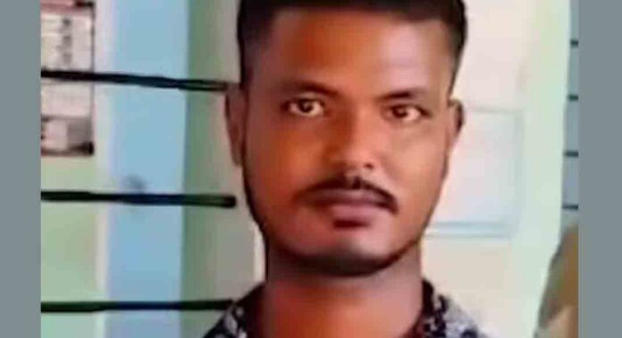അച്ഛനെ തലക്കടിച്ചു കൊലപ്പെടുത്തിയ ശേഷം കേരളത്തിലെത്തി ; ഇതര സംസ്ഥാന തൊഴിലാളി അറസ്റ്റിൽ അച്ഛനെ തലക്കടിച്ചു കൊലപ്പെടുത്തിയ ശേഷം കേരളത്തിലെത്തി ; ഇതര സംസ്ഥാന തൊഴിലാളി അറസ്റ്റിൽ
