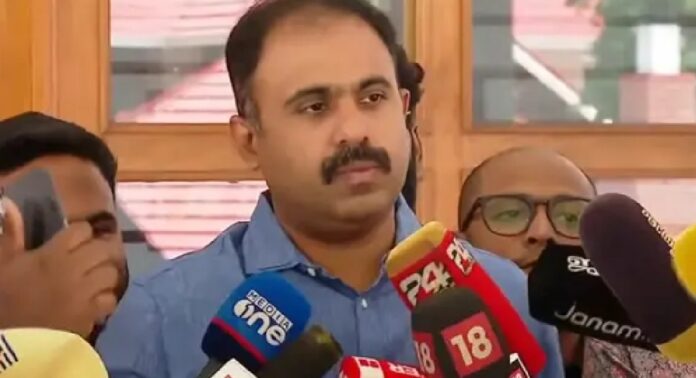 യൂണിവേഴ്സിറ്റി ഹോസ്റ്റലിനുള്ളിൽ ബിജെപിയുടെ സ്ലീപ്പർ സെല്ലുണ്ടോ എന്ന് പരിശോധിക്കണം :അബിൻ വർക്കി എംഎൽഎ യൂണിവേഴ്സിറ്റി ഹോസ്റ്റലിനുള്ളിൽ ബിജെപിയുടെ സ്ലീപ്പർ സെല്ലുണ്ടോ എന്ന് പരിശോധിക്കണം :അബിൻ വർക്കി എംഎൽഎ