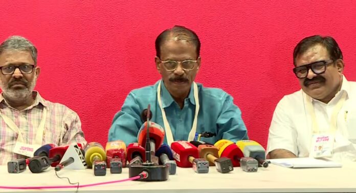 വ്യക്തിപരമായ കാരണങ്ങളാൽ നിലവിലെ ജില്ലാ സെക്രട്ടറി സ്ഥാനം ഒഴിഞ്ഞുവെന്ന് പാലക്കാട് സിപിഎം മുൻ ജില്ലാസെക്രട്ടറി ഇഎൻ സുരേഷ് ബാബു വ്യക്തിപരമായ കാരണങ്ങളാൽ നിലവിലെ ജില്ലാ സെക്രട്ടറി സ്ഥാനം ഒഴിഞ്ഞുവെന്ന് പാലക്കാട് സിപിഎം മുൻ ജില്ലാസെക്രട്ടറി ഇഎൻ സുരേഷ് ബാബു
