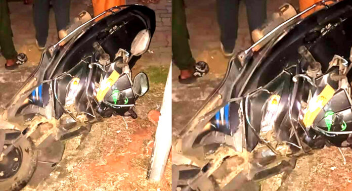 കുമ്പഴയിൽ സ്വകാര്യ ബസ്സും സ്കൂട്ടറും കൂട്ടിയിടിച്ച് അപകടം : ഒരാൾ മരിച്ചു – ഒരാൾക്ക് ഗുരുതര പരിക്ക് കുമ്പഴയിൽ സ്വകാര്യ ബസ്സും സ്കൂട്ടറും കൂട്ടിയിടിച്ച് അപകടം : ഒരാൾ മരിച്ചു – ഒരാൾക്ക് ഗുരുതര പരിക്ക്