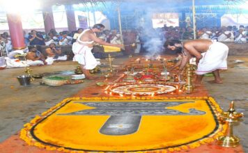 മനസ്സിലെ ദുഷ്ചിന്തകൾ നീക്കി ഈശ്വരഭജനത്തിലൂടെ മുക്തി നേടണം : സി. എസ്. മനോജ് ശാസ്ത്രികൾ