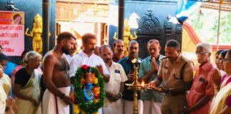 തോട്ടമൺകാവിൽ നാരായണീയ പാരായണയജ്ഞം സമാപനത്തിലേക്ക് ; നാളെ ആയില്യം പൂജ