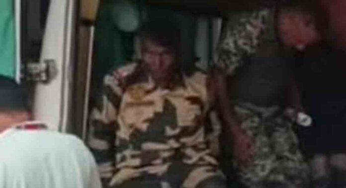 ബിഎസ്എഫ് ജവാന്മാരുമായി പോയ ട്രക്ക് നിയന്ത്രണം വിട്ട് താഴ്ചയിലേക്ക് മറിഞ്ഞു ; 32 ജവാന്മാർക്ക് പരിക്കേറ്റു ബിഎസ്എഫ് ജവാന്മാരുമായി പോയ ട്രക്ക് നിയന്ത്രണം വിട്ട് താഴ്ചയിലേക്ക് മറിഞ്ഞു ; 32 ജവാന്മാർക്ക് പരിക്കേറ്റു