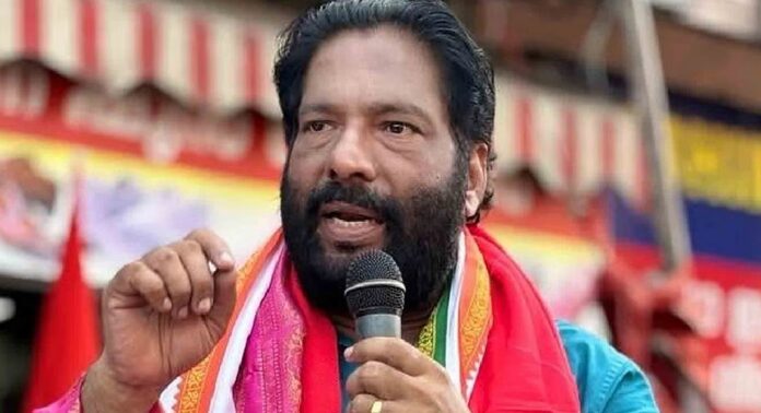 പോലീസുകാർക്കെതിരെ വധഭീഷണി : സിപിഎം നേതാക്കൾക്കെതിരെ ജാമ്യമില്ലാ കേസ് പോലീസുകാർക്കെതിരെ വധഭീഷണി : സിപിഎം നേതാക്കൾക്കെതിരെ ജാമ്യമില്ലാ കേസ്
