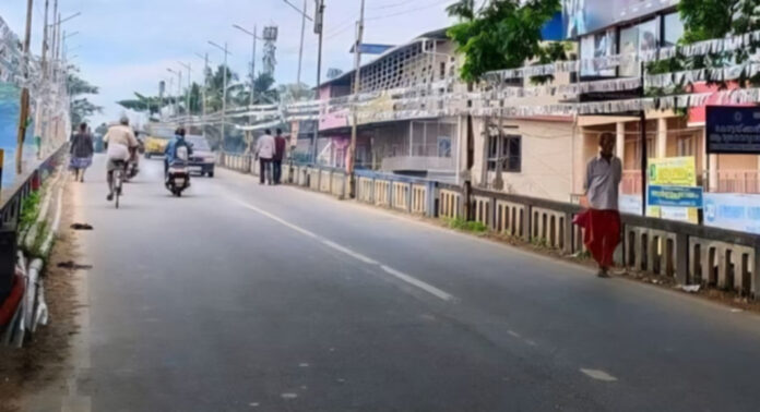എടത്വ പാലത്തിന് സമാന്തരമായി നടപ്പാലം നിർമ്മിക്കണം : എടത്വ വികസന സമിതി എടത്വ പാലത്തിന് സമാന്തരമായി നടപ്പാലം നിർമ്മിക്കണം : എടത്വ വികസന സമിതി