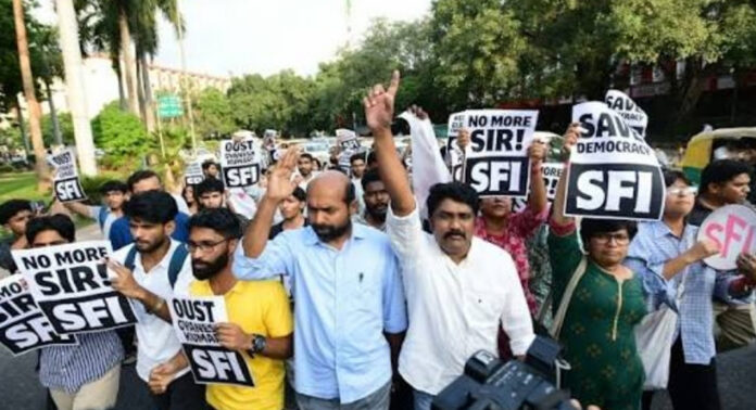 ഗ്യാനേഷ് കുമാറിന്റെ രാജി ; ഒക്ടോബർ 9 ന് വിവിധ നഗരങ്ങളിൽ പ്രതിഷേധം നടത്താൻ ഡിവൈഎഫ്ഐയും എസ്എഫ്ഐയും ഗ്യാനേഷ് കുമാറിന്റെ രാജി ; ഒക്ടോബർ 9 ന് വിവിധ നഗരങ്ങളിൽ പ്രതിഷേധം നടത്താൻ ഡിവൈഎഫ്ഐയും എസ്എഫ്ഐയും