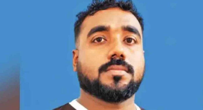 അയൽവാസിയായ യുവതിയുടെ മുഖത്ത് ആസിഡൊഴിച്ച് പൊള്ളലേൽപ്പിച്ചു ; ഏഴുവർഷമായി ഒളിവിലായിരുന്ന പ്രതി പിടിയിൽ അയൽവാസിയായ യുവതിയുടെ മുഖത്ത് ആസിഡൊഴിച്ച് പൊള്ളലേൽപ്പിച്ചു ; ഏഴുവർഷമായി ഒളിവിലായിരുന്ന പ്രതി പിടിയിൽ