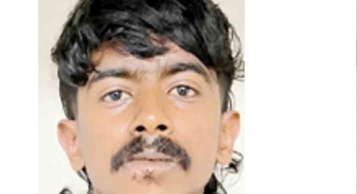 കളമശ്ശേരിയിൽ ബാറിലെ തർക്കം ; യുവാവിനെ കുത്തിക്കൊലപ്പെടുത്താൻ ശ്രമിച്ച 18കാരൻ പിടിയിൽ കളമശ്ശേരിയിൽ ബാറിലെ തർക്കം ; യുവാവിനെ കുത്തിക്കൊലപ്പെടുത്താൻ ശ്രമിച്ച 18കാരൻ പിടിയിൽ