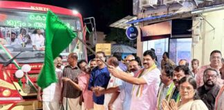 തലസ്ഥാനത്ത് കെഎസ്ആർടിസി ബസ് സർവീസിന്റെ ഉദ്ഘാടനം ഡിസിസി ജനറൽ സെക്രട്ടറി നിർവഹിച്ച സംഭവം വിവാദത്തിൽ