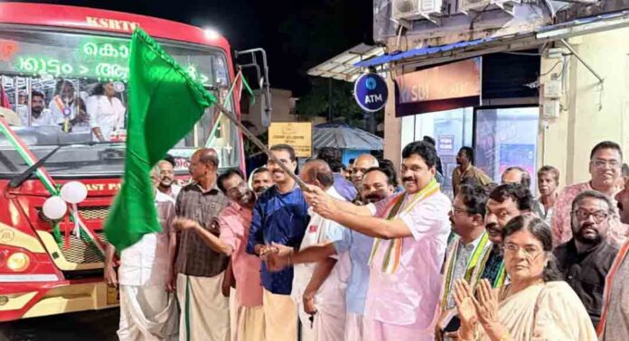 തലസ്ഥാനത്ത് കെഎസ്ആർടിസി ബസ് സർവീസിന്റെ ഉദ്ഘാടനം ഡിസിസി ജനറൽ സെക്രട്ടറി നിർവഹിച്ച സംഭവം വിവാദത്തിൽ തലസ്ഥാനത്ത് കെഎസ്ആർടിസി ബസ് സർവീസിന്റെ ഉദ്ഘാടനം ഡിസിസി ജനറൽ സെക്രട്ടറി നിർവഹിച്ച സംഭവം വിവാദത്തിൽ