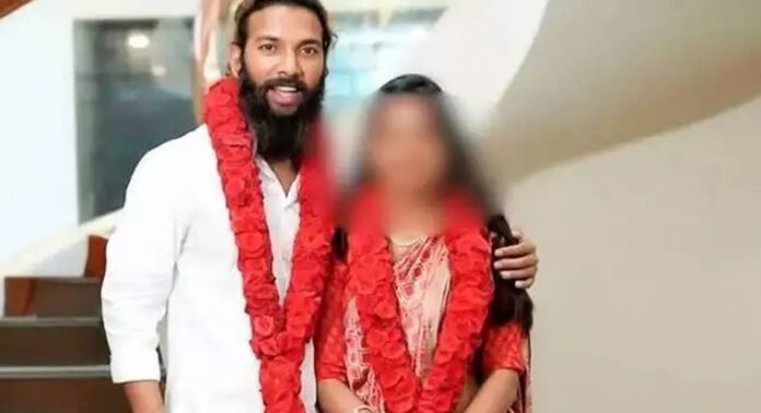 കുംഭമേള വൈറൽ താരത്തിന്റെ വിവാഹം ; പെൺകുട്ടിയുടെ ഭാഗം കേൾക്കാതെ ജനനത്തിയതി മാറ്റിയ നടപടി റദ്ദാക്കി കുംഭമേള വൈറൽ താരത്തിന്റെ വിവാഹം ; പെൺകുട്ടിയുടെ ഭാഗം കേൾക്കാതെ ജനനത്തിയതി മാറ്റിയ നടപടി റദ്ദാക്കി