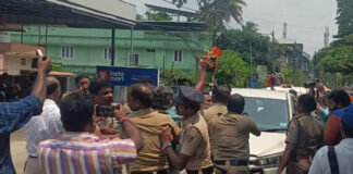 മന്ത്രി എം.ലിജുവിനു നേരെ കരിങ്കൊടി പ്രതിഷേധം ; ബിജെപി പ്രവർത്തകരെ അറസ്റ്റ് ചെയ്ത് നീക്കി