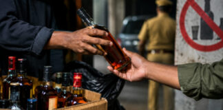 തണ്ണിത്തോട്ടില് അനധികൃത വിദേശമദ്യ കച്ചവടം : ദിവസവും വില്ക്കുന്നത് നൂറോളം കുപ്പികള്