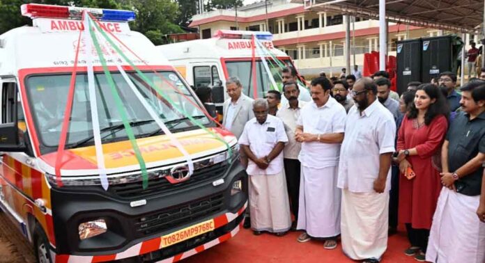 വിളി വന്നാൽ പത്ത് മിനിട്ടിൽ ആംബുലൻസെത്തുമെന്ന് മന്ത്രി കെ മുരളീധരൻ ; 335 ആംബുലൻസുകൾ നിരത്തിലേക്ക് വിളി വന്നാൽ പത്ത് മിനിട്ടിൽ ആംബുലൻസെത്തുമെന്ന് മന്ത്രി കെ മുരളീധരൻ ; 335 ആംബുലൻസുകൾ നിരത്തിലേക്ക്