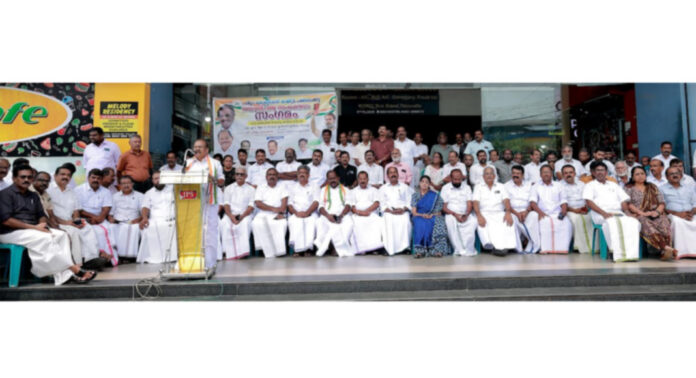 ജനാധിപത്യം കോണ്ഗ്രസിന്റെ പ്രാണവായു – കണ്ണിലെ കൃഷ്ണമണി പോലെ കാത്തുസൂക്ഷിക്കും : പന്തളം സുധാകരന് ജനാധിപത്യം കോണ്ഗ്രസിന്റെ പ്രാണവായു – കണ്ണിലെ കൃഷ്ണമണി പോലെ കാത്തുസൂക്ഷിക്കും : പന്തളം സുധാകരന്