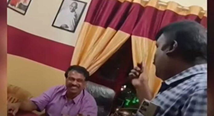 തിരുവനന്തപുരം കോര്പ്പറേഷന് കൗണ്സിലര്ക്കെതിരെ കൈക്കൂലി ആരോപണം തിരുവനന്തപുരം കോര്പ്പറേഷന് കൗണ്സിലര്ക്കെതിരെ കൈക്കൂലി ആരോപണം